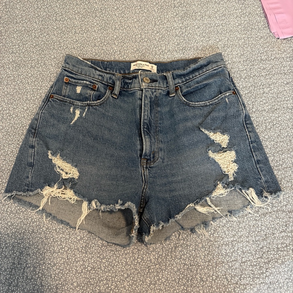 Abercrombie & Fitch Curve Love High rise mom shorts